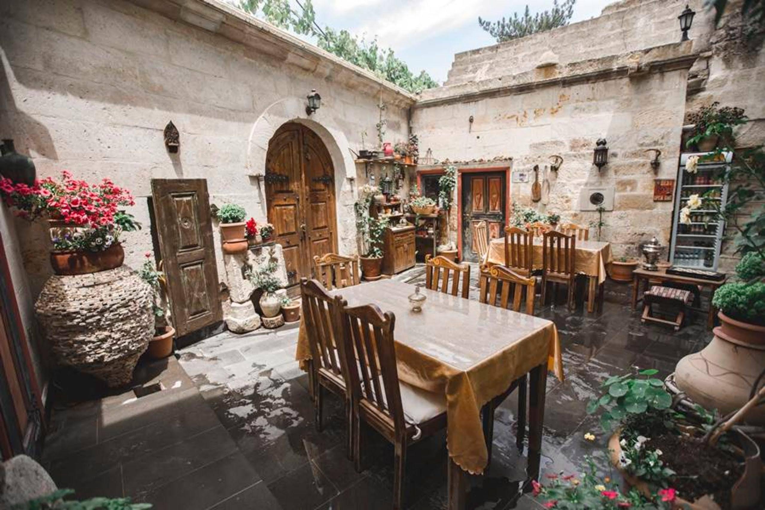 Kardesler Cave Hotel 어굽 외부 사진